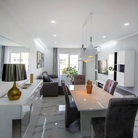 Apartamento Iva Moderno Com Piscina شقة البوفيرا