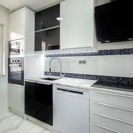 Apartamento Iva Moderno Com Piscina