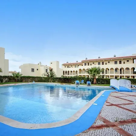Apartamento Iva Moderno Com Piscina Apartmán *