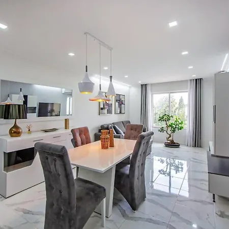 Apartamento Iva Moderno Com Piscina * Αλμπουφέιρα